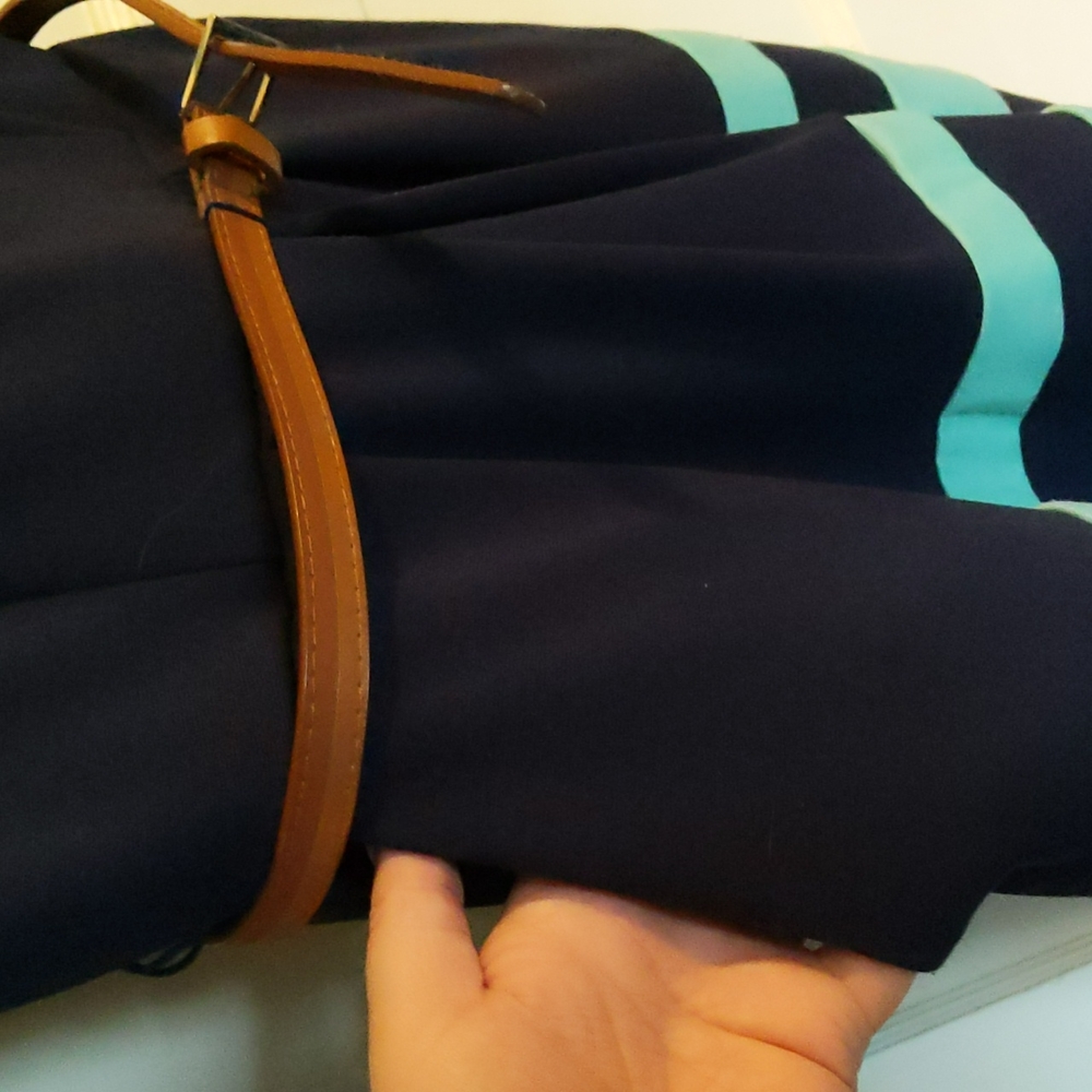 Sleeveless Dress with belt - Picture 2 of 4